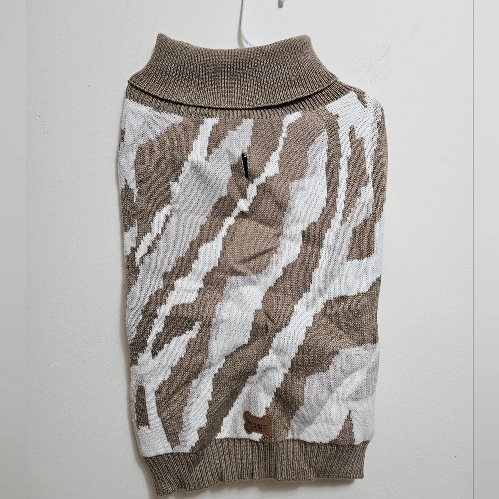 Koolaburra By UGG Dog Sweater‎ Size Large Nwot